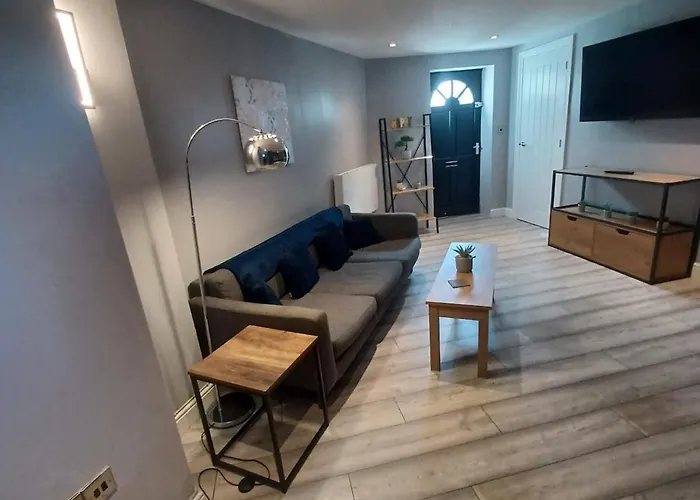 Stylish & Cosy- Brand New 1B With Parking